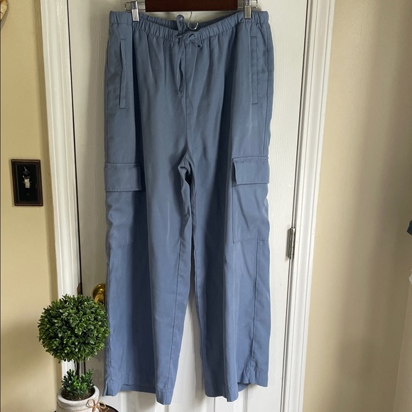 Old Navy Extra High Waisted Cargo Wide Leg Pants - Picture 1 of 4